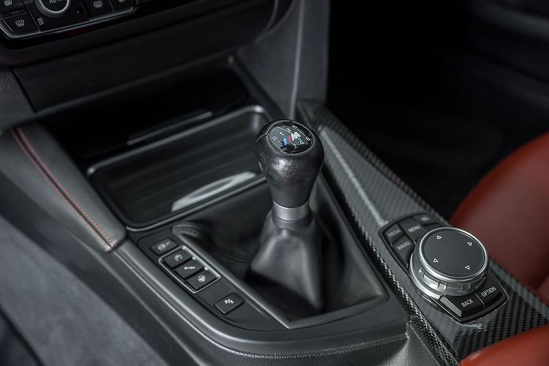 BMW M4 Coupe/Merino/Ceramic/Carbon - fotka 9 z 20