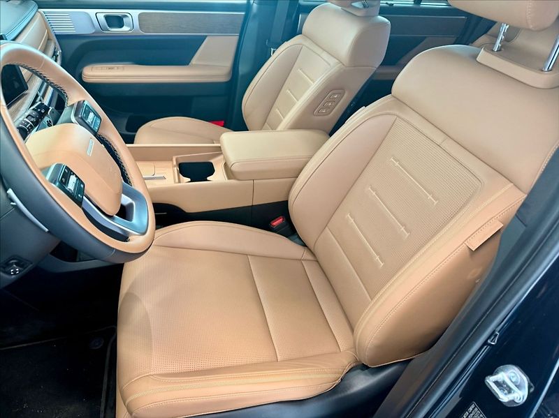 Hyundai Santa Fe 1,6 T-GDI HEV CALLIGRAPHY PANO - fotka 8 z 21