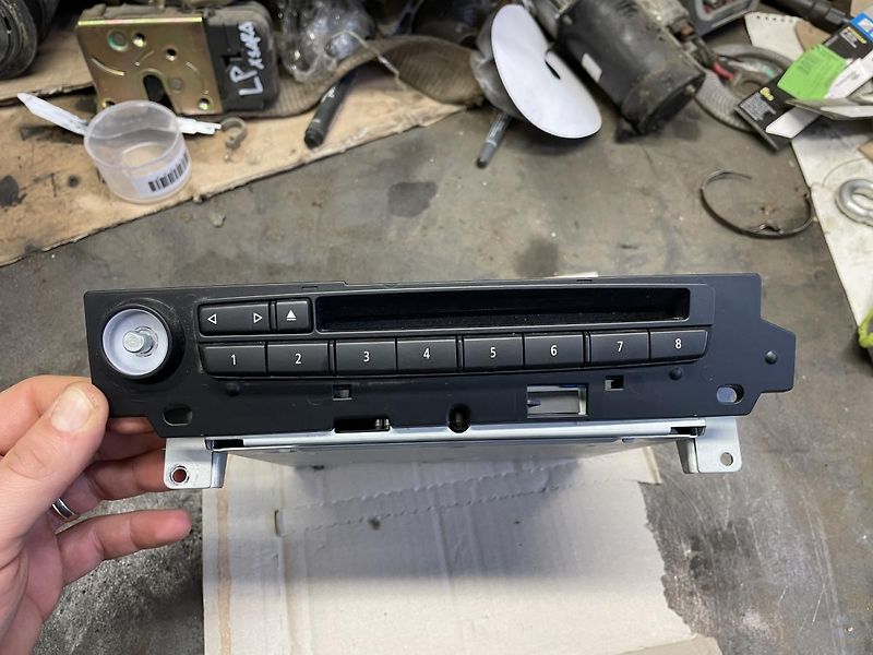 BMW Řada 5 E60/61 autorádio - fotka 4 z 7