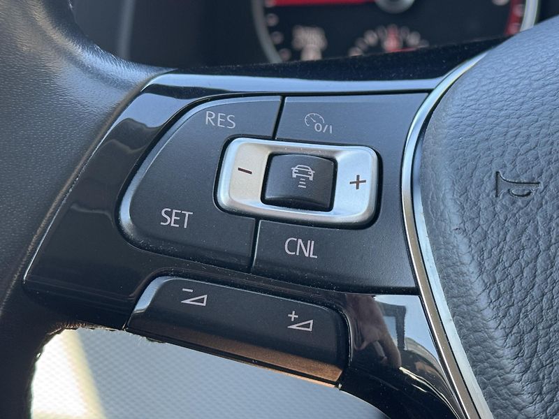 Volkswagen Multivan (2017) 2.0TDi DSG Highline RZV - fotka 29 z 54