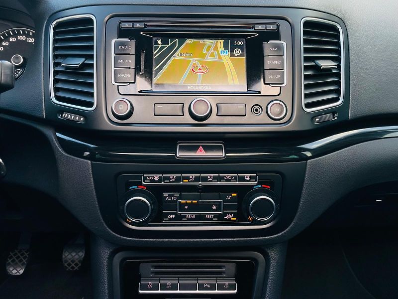 Seat Alhambra 2.0TDI MANUÁL SERVISKA TAŽNÉ - fotka 37 z 51