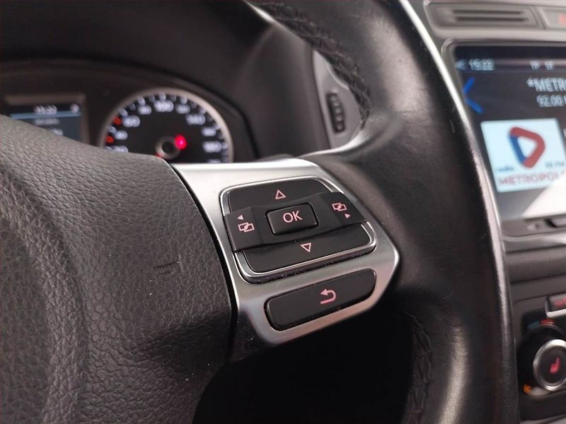 Volkswagen Tiguan (2014) R-Line 2.0 TDI, 4X4, Automat - fotka 18 z 24