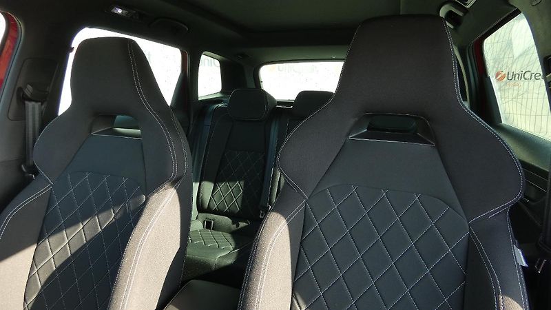 Škoda Karoq 1,5 TSI Sportline Exclusive DS - fotka 7 z 27