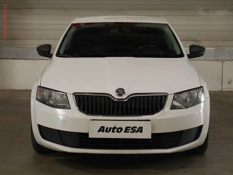 Škoda Octavia (2014) 1.6TDi, ČR, AC, park.asist - fotka 2 z 15