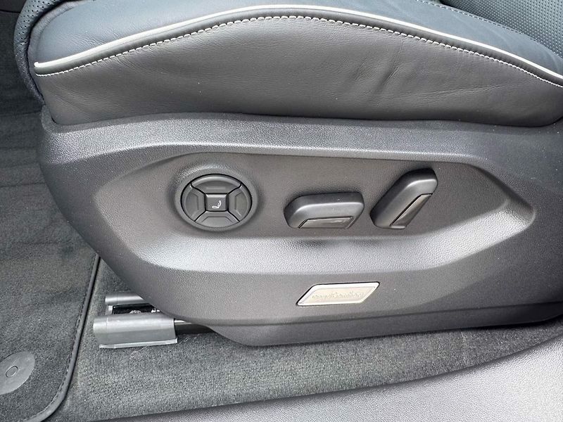 Volkswagen Touareg TDI 210kW R-Line Pano HuD DYN - fotka 24 z 28