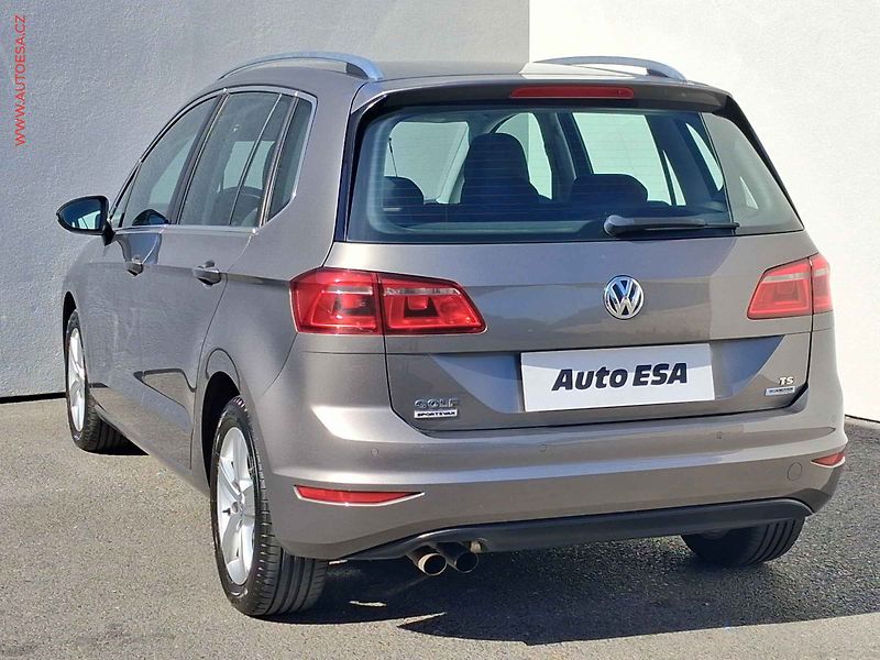Volkswagen Golf Sportsvan (2015) 1.4 TSi, 1.maj,ČR, AC, tempo - fotka 6 z 18