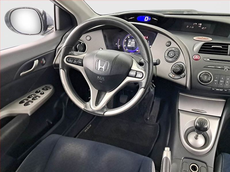 Honda Civic (2008) 1.4 i-DSI, v dobrém stavu - fotka 7 z 16