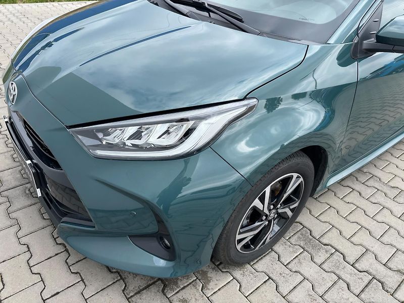 Toyota Yaris 1.5 HSD e-CVT Style - fotka 25 z 27