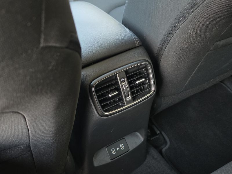 Hyundai i30 (2024) 1,5i 70kW WG STYLE - fotka 16 z 16