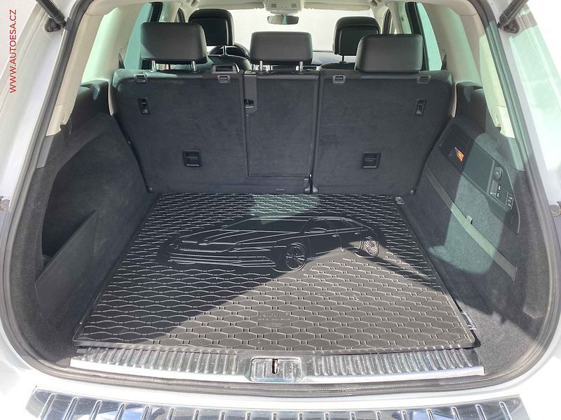 Volkswagen Touareg (2017) 3.0TDi 4x4, ČR, R-Line, TZ - fotka 7 z 23