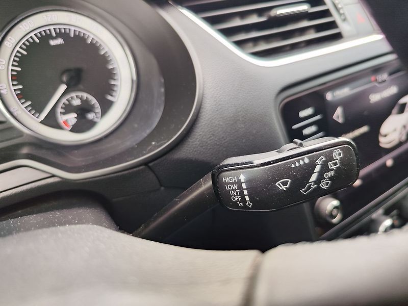 Škoda Octavia 1.8 TSI/132kW Style Plus ČR - fotka 27 z 30