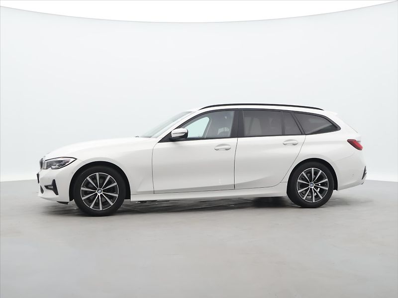 BMW Řada 3 Touring 2,0 320d 140kW CZ DPH - fotka 4 z 35