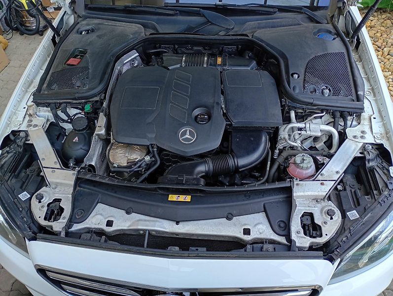 Mercedes-Benz Třídy E (2019) 300de - fotka 5 z 6