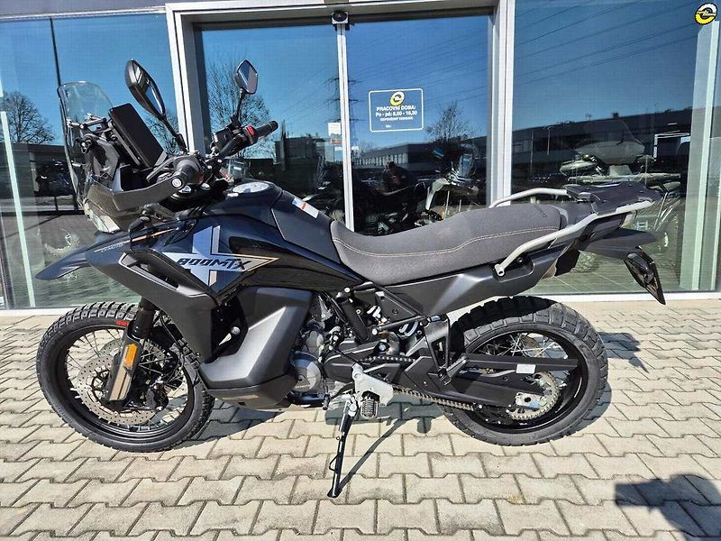 CFMOTO 800 MT (2026) X + doplňky za 1Kč - fotka 9 z 40