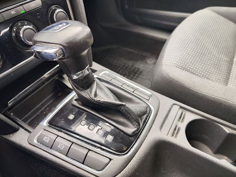 Škoda Superb 1.8 TSi/118kW Comfort DSG ČR - fotka 18 z 33