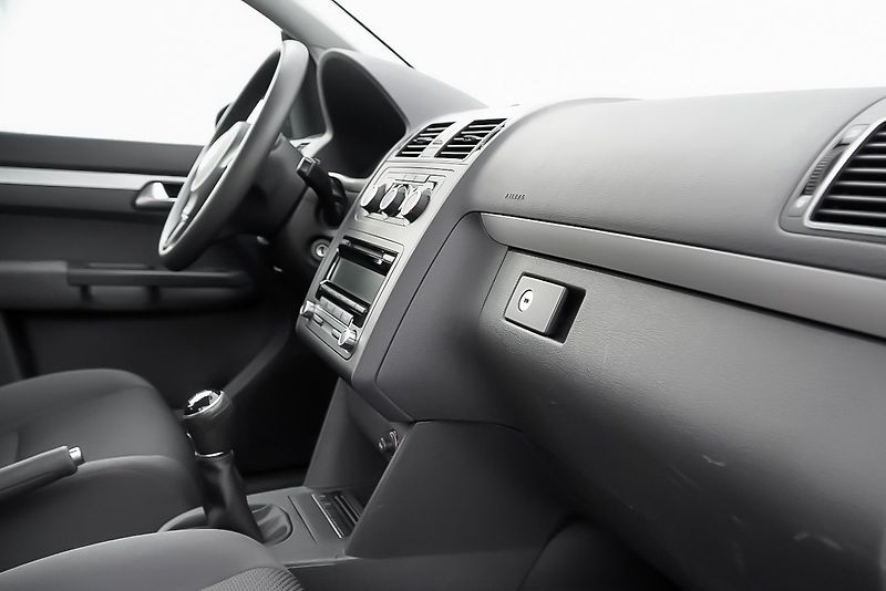 Volkswagen Touran (2014) - fotka 17 z 28