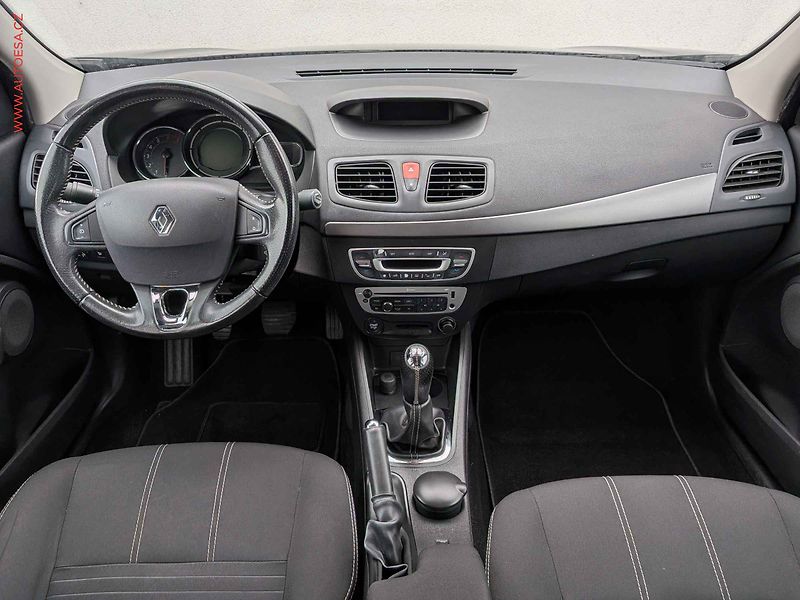 Renault Fluence (2015) 1.6 i, 1.maj,ČR, autoAC, temp - fotka 8 z 14