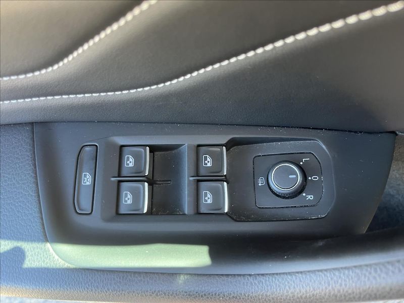 Volkswagen Passat 2,0 TDi 110KW DSG LED ELEGANCE - fotka 33 z 50