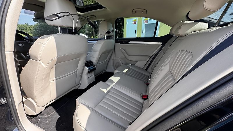 Škoda Superb (2019) 2.0 TSI, 4x4, Laurin&Klement - fotka 13 z 16