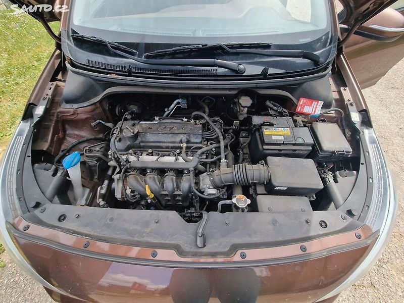 Hyundai i20 KUP CZ,KRÁSNÁ,1.MAJITEL,KOMISE - fotka 14 z 15