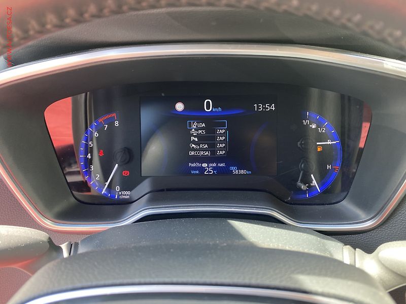 Toyota Corolla (2023) 1.5 VVT-i, 2.maj,ČR, Comfort - fotka 19 z 19