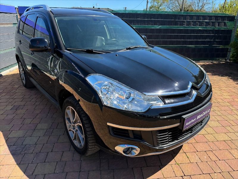 Citroën C-Crosser 2.2 HDi 4x4 - fotka 3 z 16