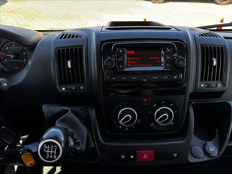 Peugeot Boxer 2,2 BlueHDI 140k 3500 L3 - fotka 20 z 21