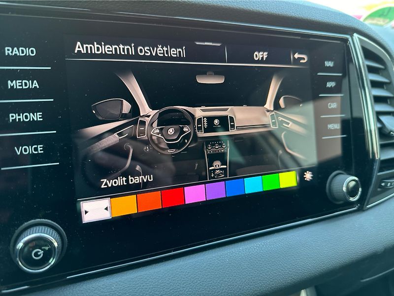 Škoda Karoq 2.0TDI 85kW AMBITION - fotka 14 z 22