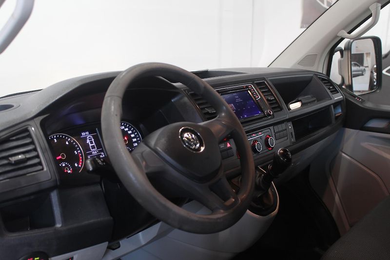 Volkswagen Transporter (2018) T6 2.0TDI 110kW Klima 6 Míst  - fotka 18 z 29