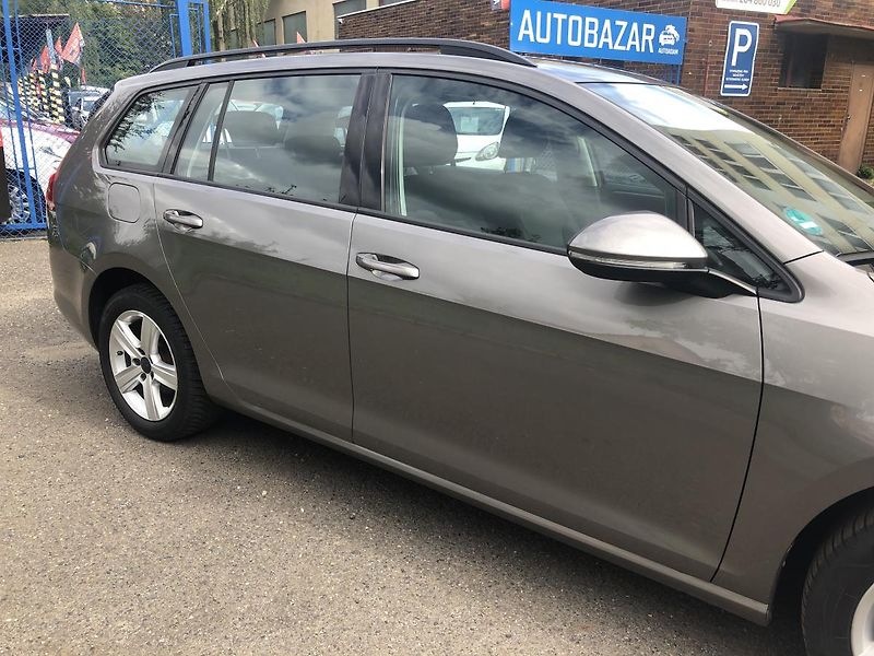 Volkswagen Golf (2013) 1,6TDI DSG Comfortl. Nez. top. - fotka 9 z 65