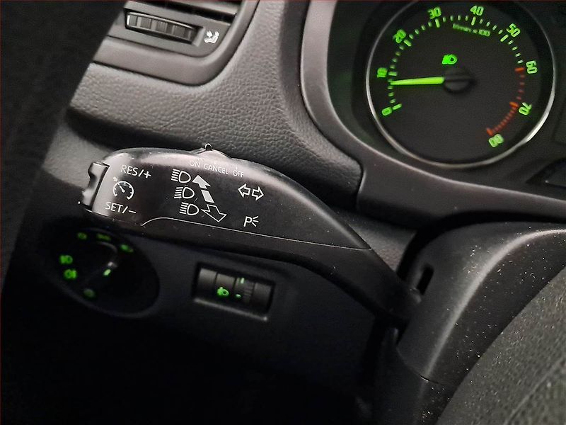 Škoda Fabia (2012) 1.2 TSI, po STK, zamluveno - fotka 16 z 16