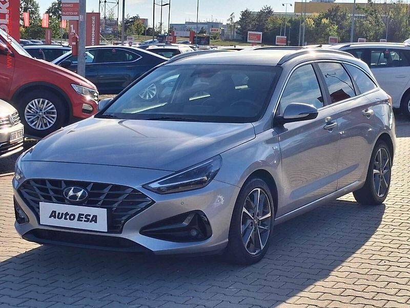 Hyundai i30 (2022) 1.5T-GDi 48V MHEV, ČR, Style - fotka 3 z 18