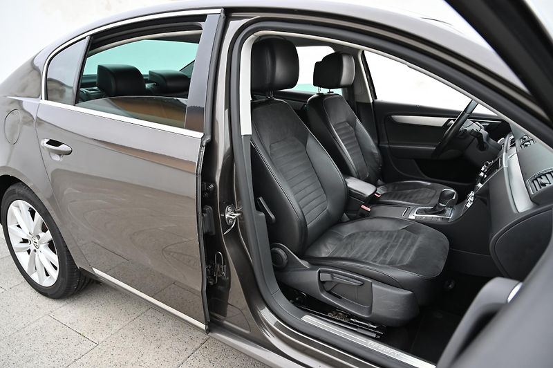 Volkswagen Passat 2.0TSI 155KW DSG Highline 7/14 - fotka 23 z 33