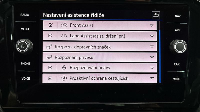 Volkswagen Passat 2.0 TDI DSG 4MOTION Alltrack - fotka 27 z 31