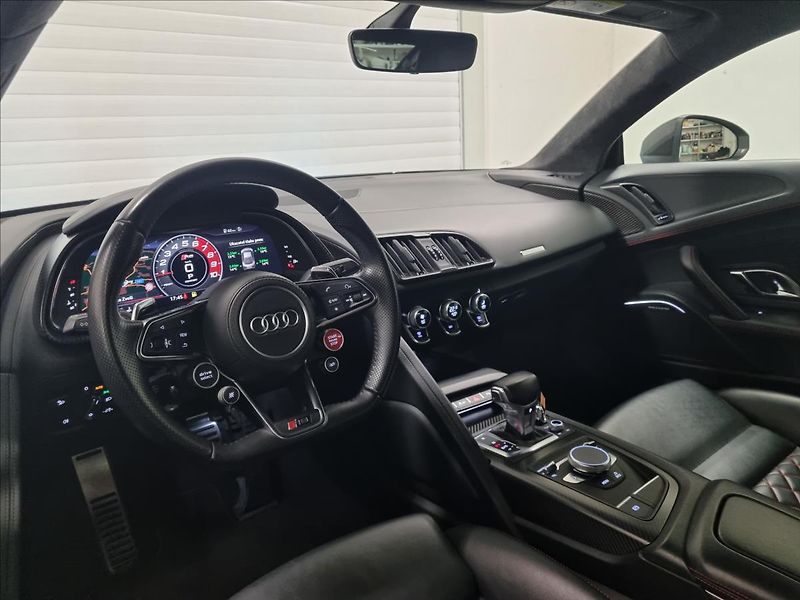 Audi R8 5,2 FSI V10 plus QUATTRO Ceram - fotka 15 z 41