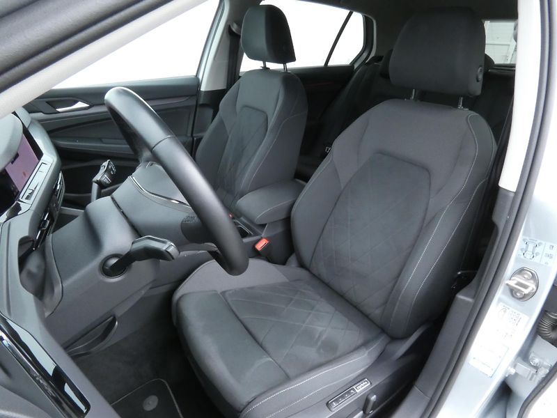 Volkswagen Golf (2021) Style 1,5 TSI 110KW - fotka 18 z 30
