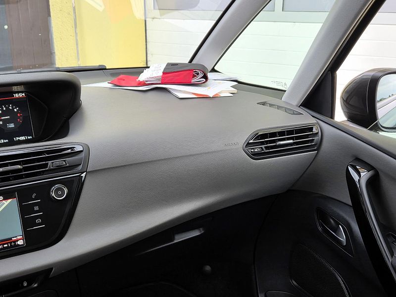 Citroën Grand C4 Picasso 1,5 bHDi 7m SERVISNÍ KNÍŽKA - fotka 37 z 52