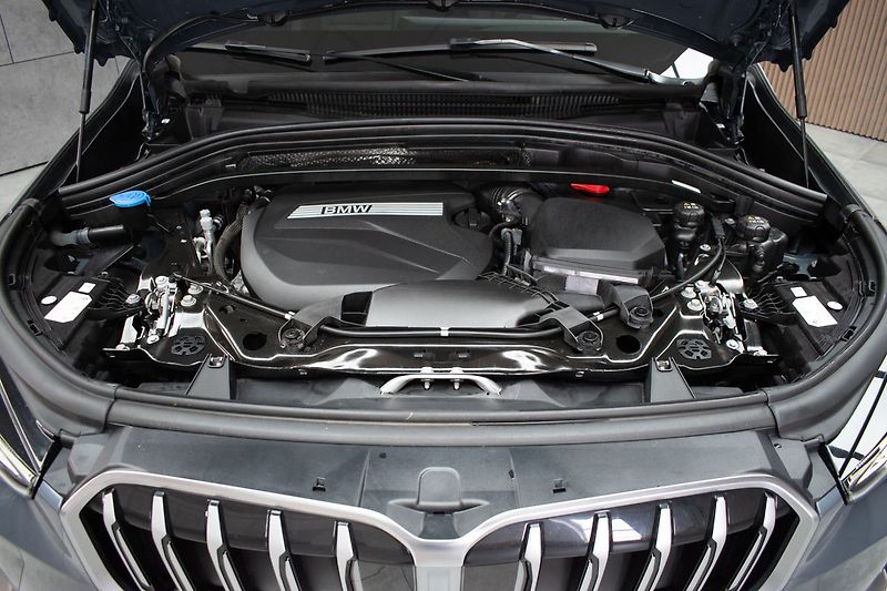 BMW X1 xDrive23d PREMIUM*DPH*ČR 1.MAJ - fotka 37 z 43