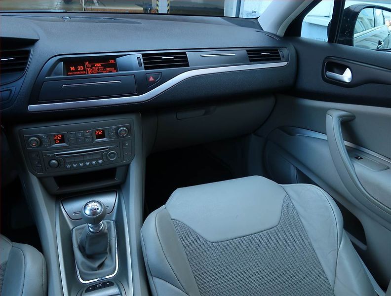 Citroën C5 (2010) 2.0 HDi, Serv.kniha, po STK - fotka 8 z 17