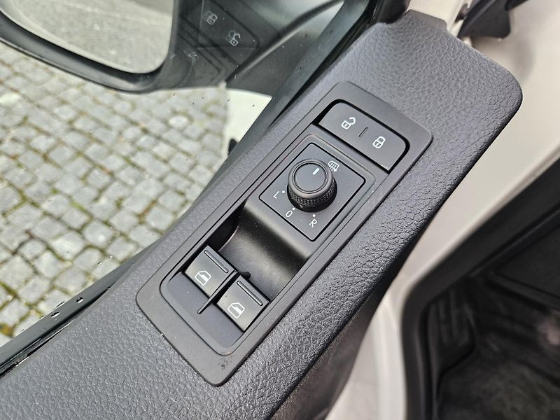 Volkswagen Multivan (2018) 2L 110KW, 4X4, DSG, DPH - fotka 18 z 23