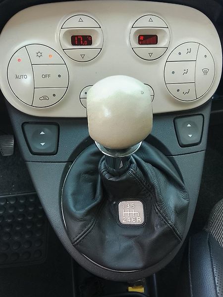 Fiat 500C (2010) motor 1.4 16V ČR 1.majitel - fotka 20 z 34
