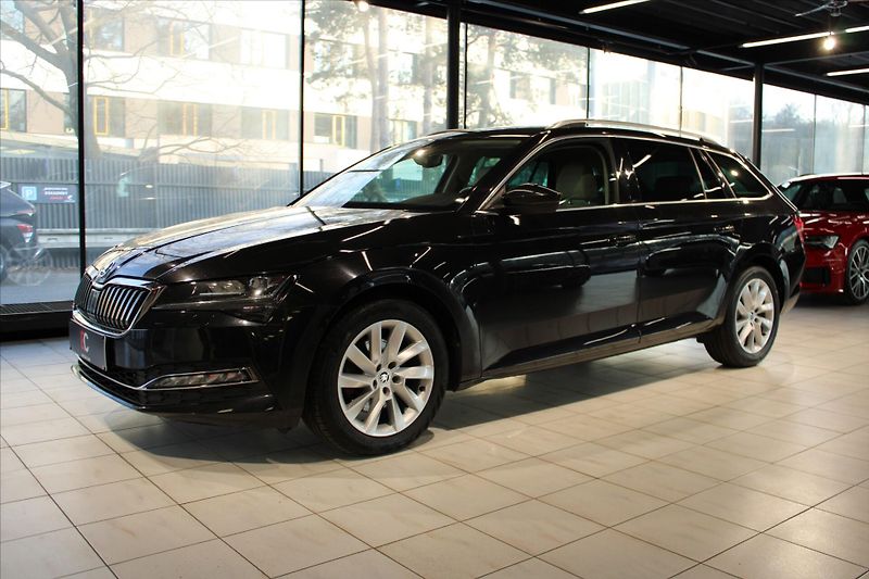 Škoda Superb TDi DSG 4x4 Style Combi - fotka 3 z 34