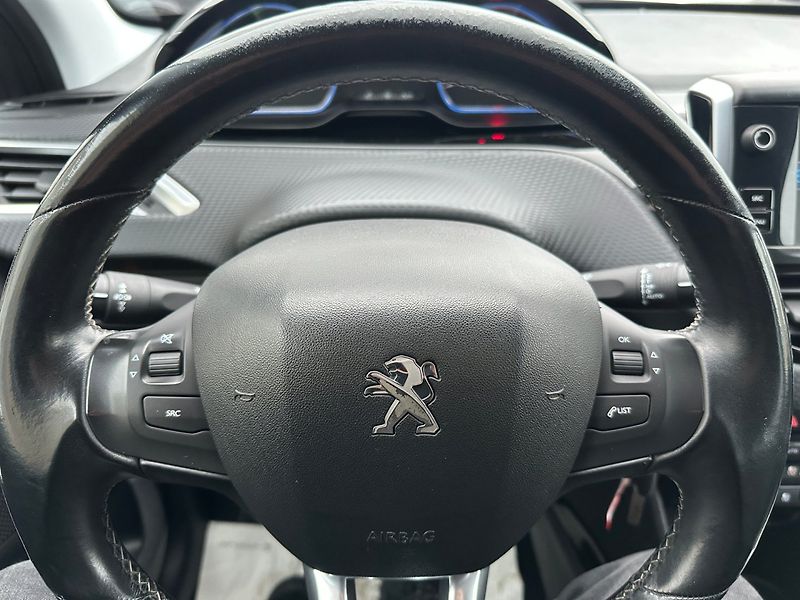 Peugeot 2008 (2016) 1.2 96kw Allure - fotka 16 z 25
