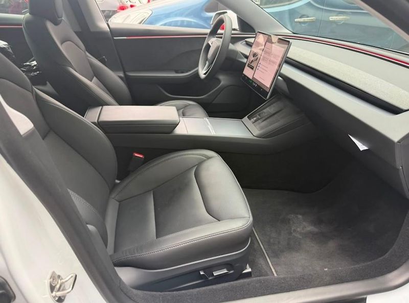 Tesla Model 3 (2024) HIGHLAND AWD      PŘIPRAVUJEME - fotka 6 z 8
