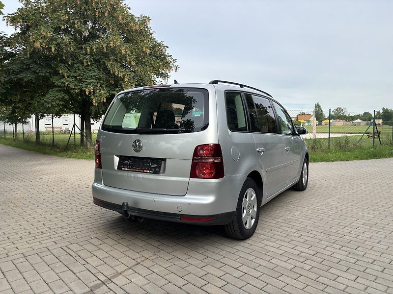 Volkswagen Touran 1.9 TDi Trend - fotka 9 z 20
