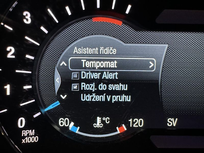Ford S-MAX Titanium 2.0 EcoBlue 150k man. - fotka 18 z 36