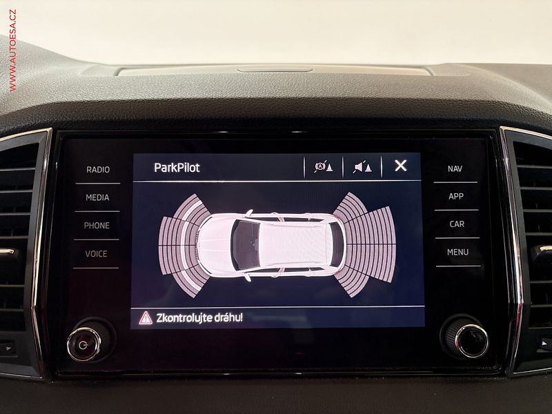 Škoda Karoq (2018) 1.5 TSi, ČR, Style, LED - fotka 14 z 19