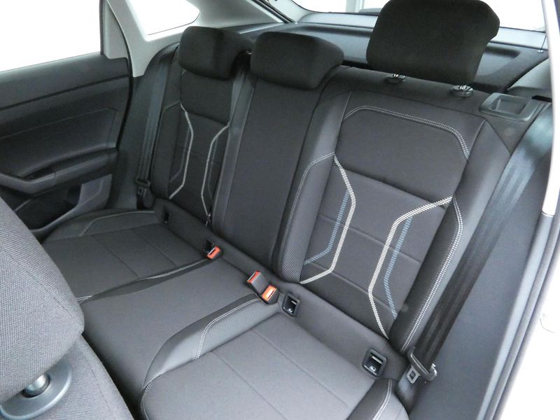 Volkswagen Taigo Friends 1,0 TSI 85 kW 7DSG - fotka 23 z 30